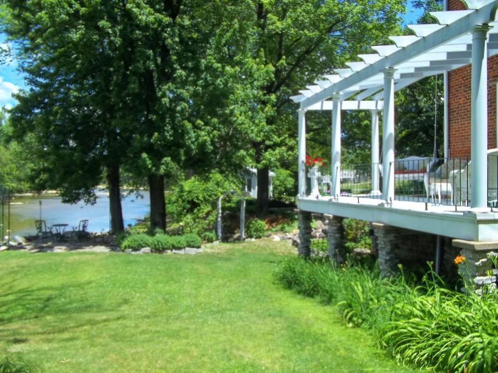 The Rivers Edge Executive Suites Tiffin Buitenkant foto